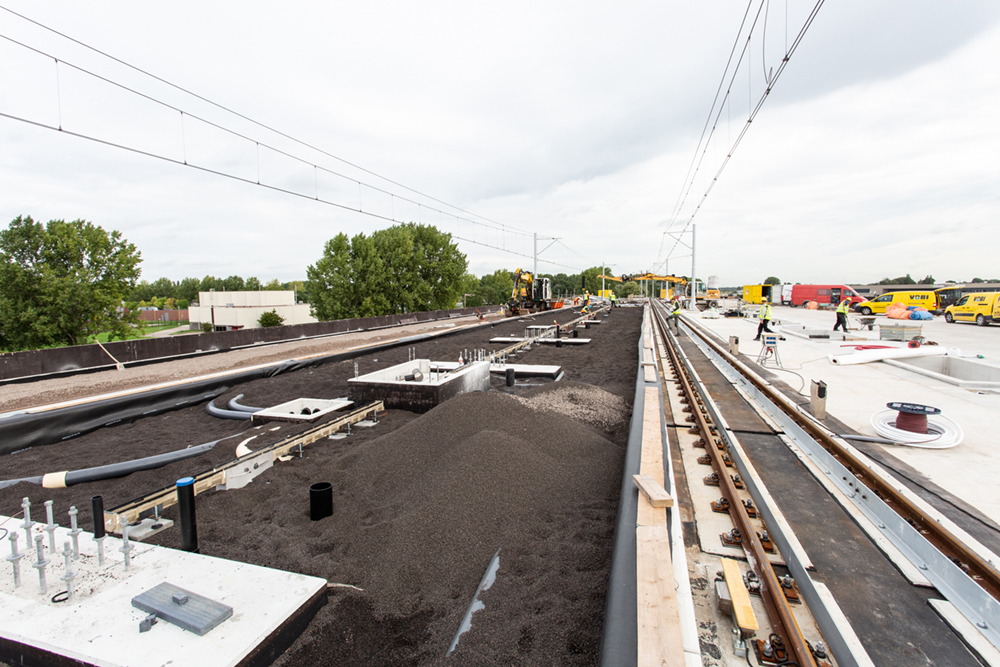 RandstadRail Lansingerland-Zoetermeer een uniek station met groen verblijfsdak